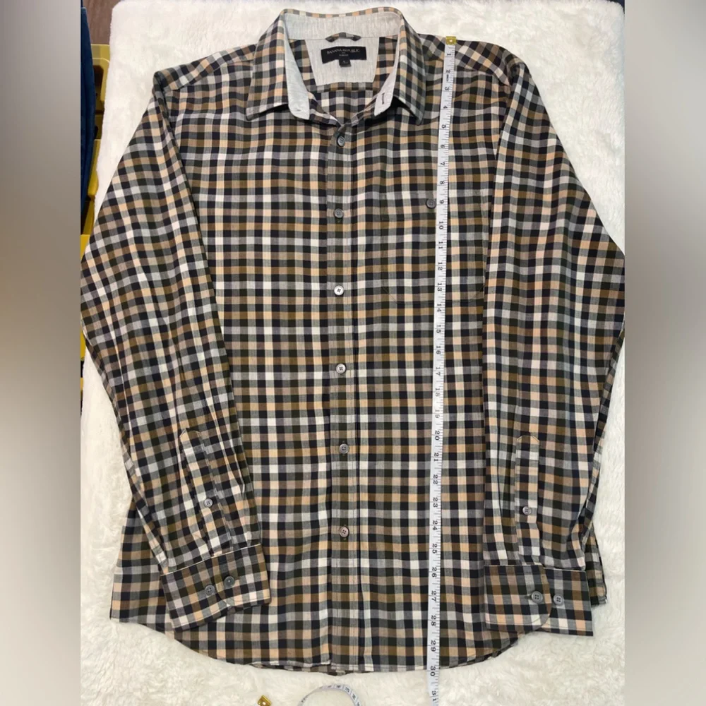 Banana Republic slim fit size large black/tan/green